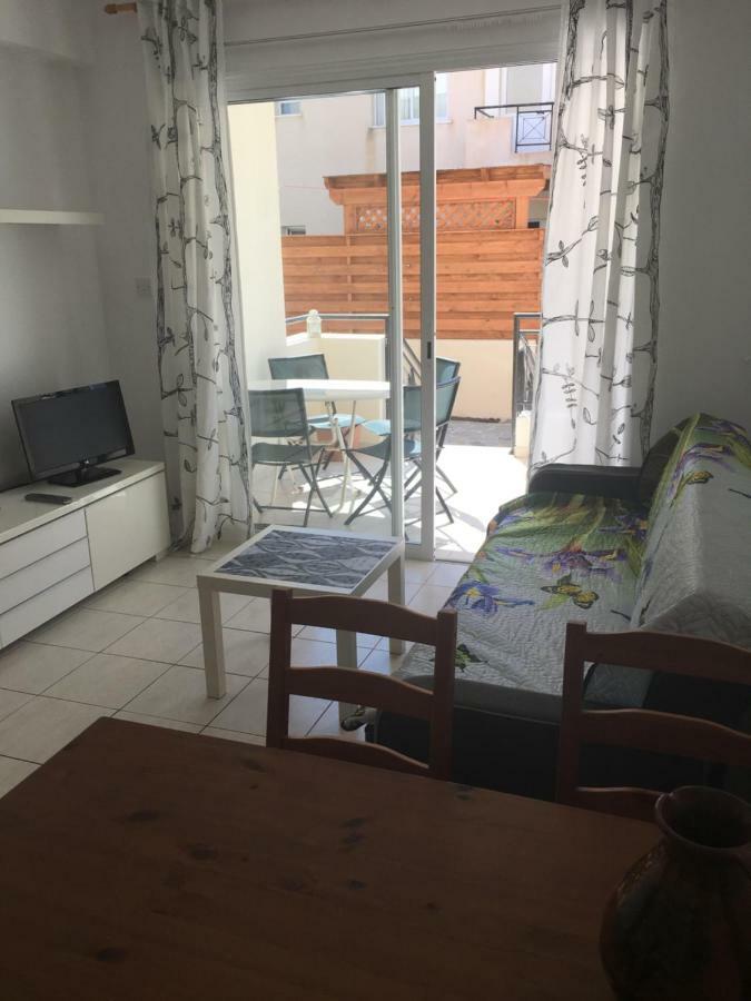 Apartamento By The Sea Paphos Exterior foto