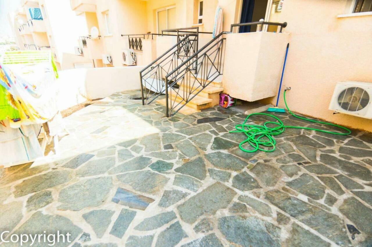 Apartamento By The Sea Paphos Exterior foto