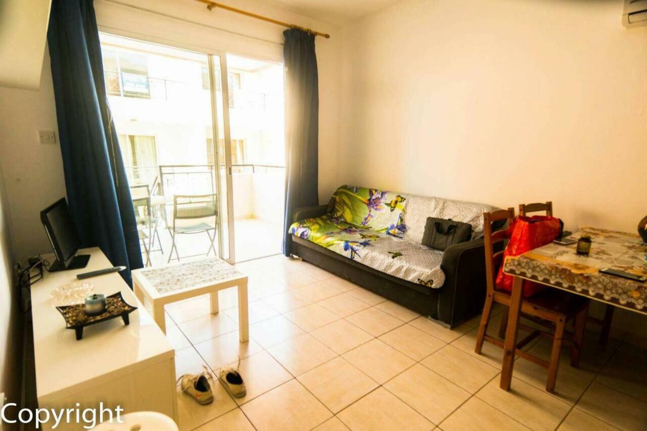 Apartamento By The Sea Paphos Exterior foto