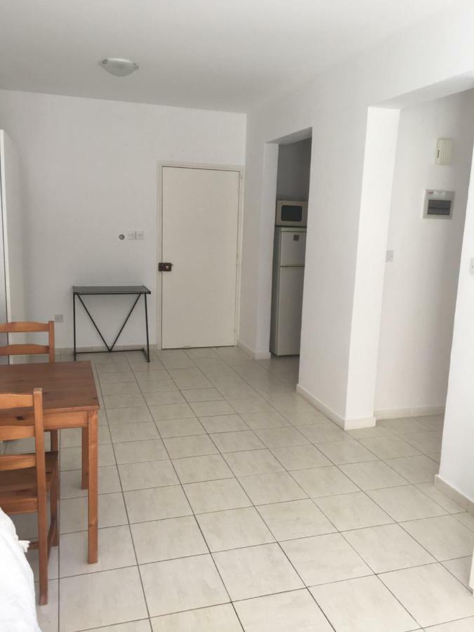 Apartamento By The Sea Paphos Exterior foto
